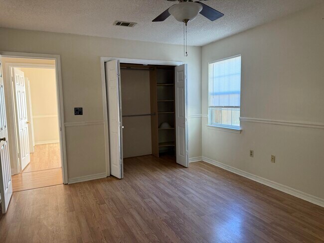 Building Photo - 132 Villacrest Dr