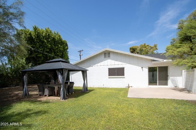 Building Photo - 4861 E Calle Redonda