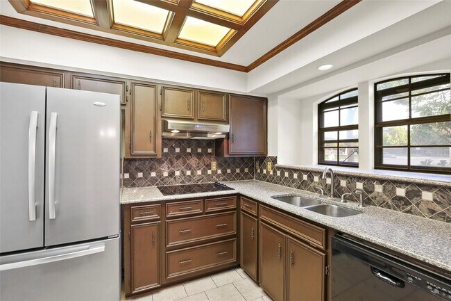 Building Photo - 10135 Rita Rd