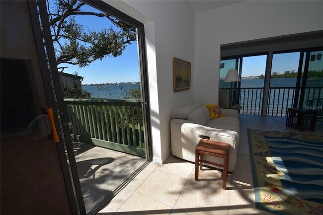 Building Photo - 1511 Pelican Point Dr