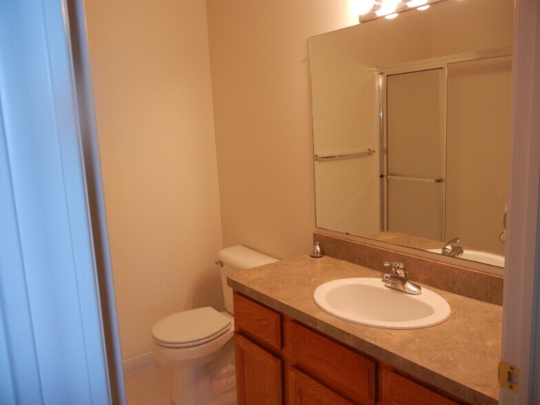 Building Photo - 16803 Dover Dr