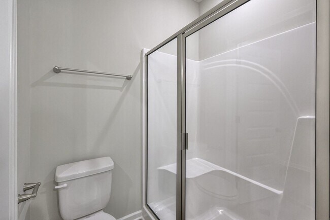 Building Photo - 1/2 OFF First Month!!...Beautiful 3 Bedroom Townhome in Manchester!