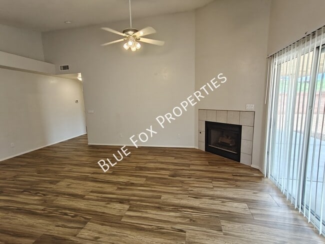 Building Photo - 710 W Calle Alta Loma