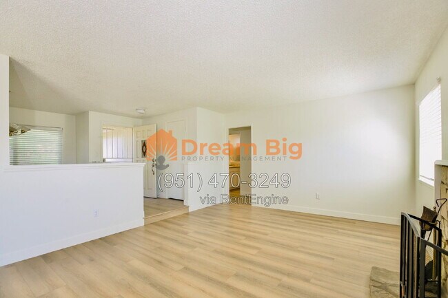 Building Photo - 5155 Harriett Cir