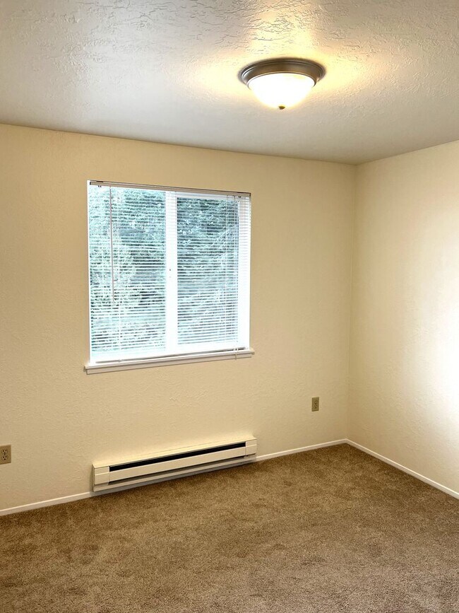 Building Photo - 8989/8987 Hoot Ridge Lane NW
