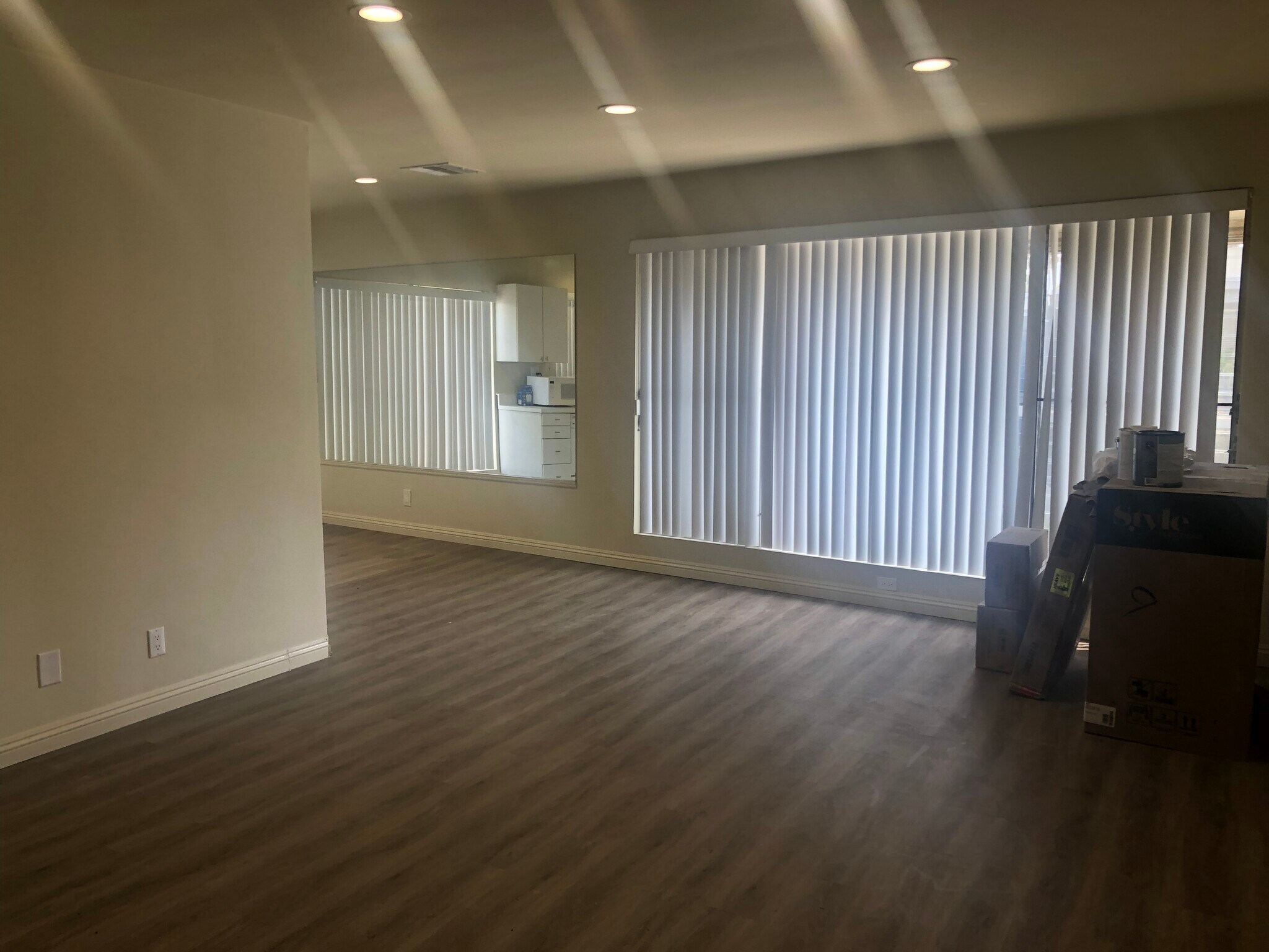 Building Photo - 1477 S Sherbourne Dr