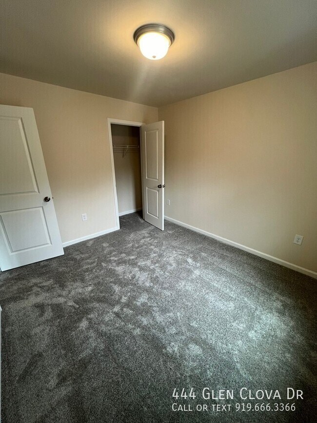Building Photo - 444 Glen Clova Dr