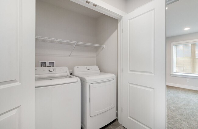 Building Photo - 10 Seover Wy