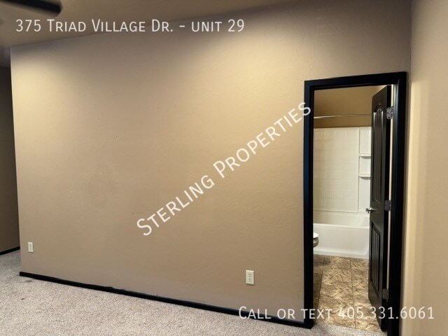 Building Photo - 375 Triad Village Dr