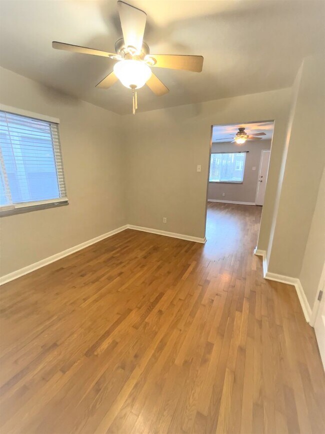 Building Photo - Clayton Ave (6521-23)