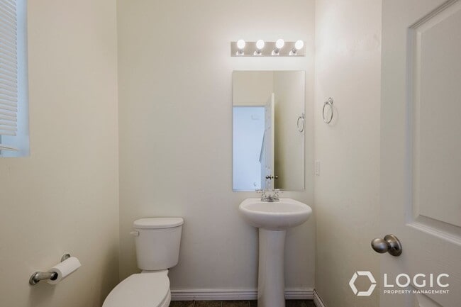 Building Photo - 7673 Decrescendo Dr