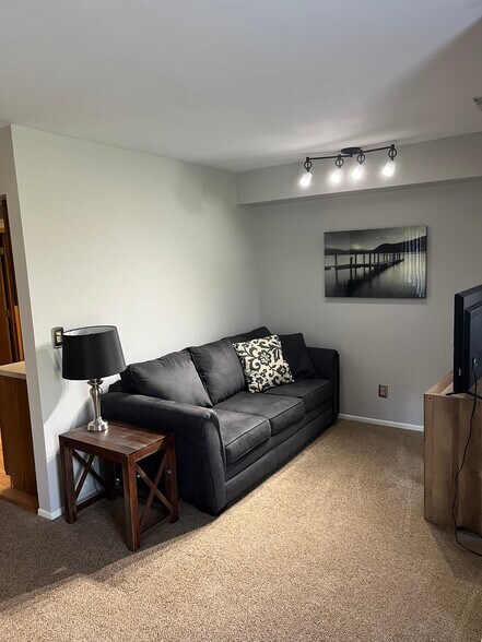 Living Room - 102 Hartford Ct