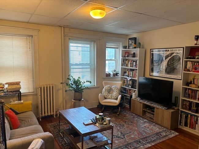 Building Photo - 264 Aspinwall Ave