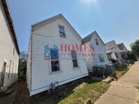 Building Photo - Three Bedroom | Two Bath House