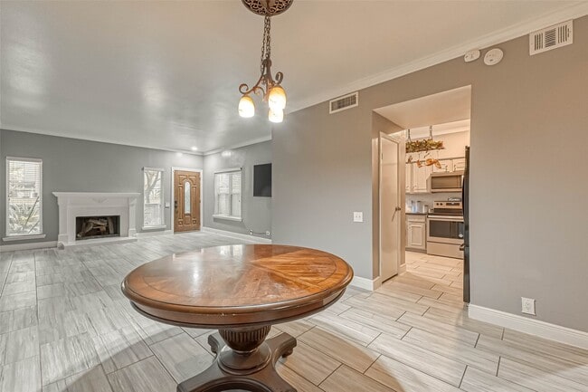 Building Photo - 11733 Lakeside Pl Dr