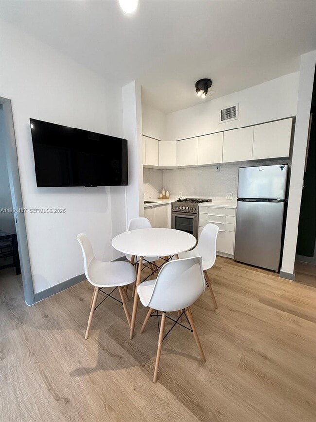 Building Photo - 1320 Drexel Ave