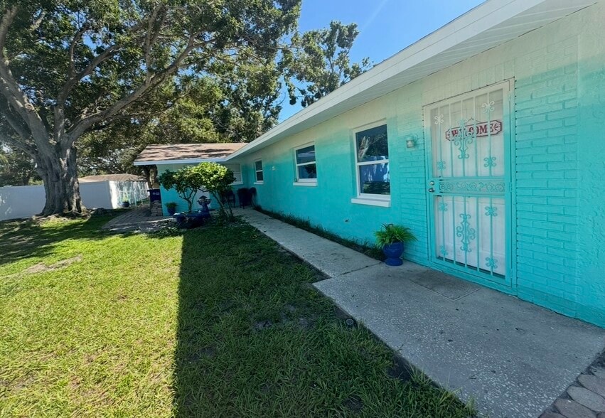 Primary Photo - 3004 Oaklawn Ave