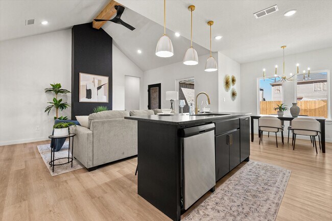 Building Photo - 1410 Farmhouse Ave