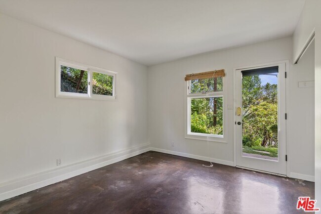 Building Photo - 13463 Rand Dr