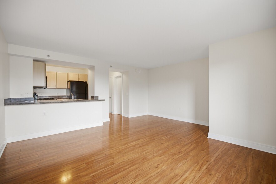BR nook - 800 4th St SW