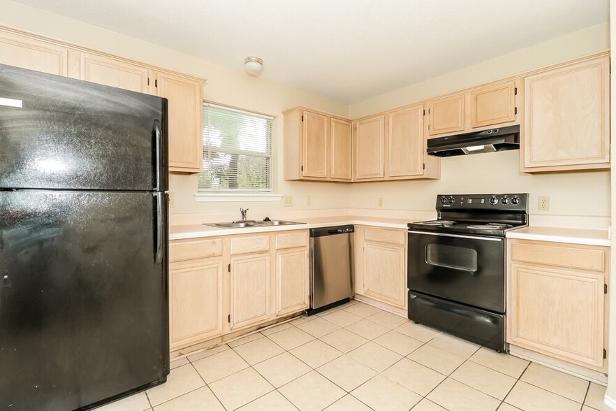 Building Photo - 4001 Periwinkle Dr