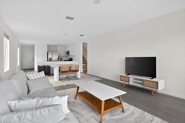 Building Photo - Private Master Suite for Rent – 5 Minutes from Texas A&M–San Antonio!