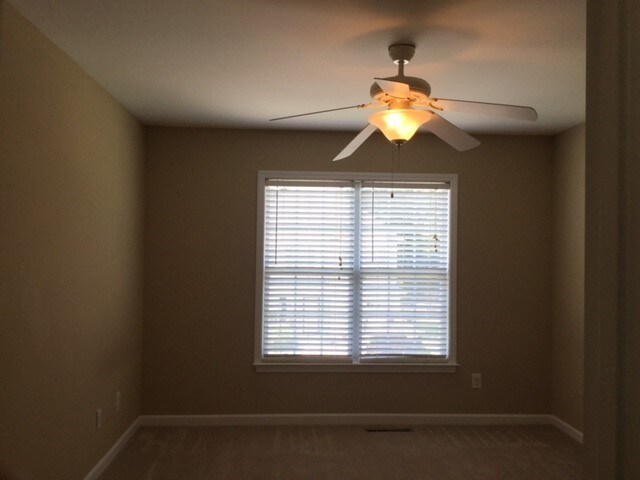 Building Photo - 6076 Birkdale Dr