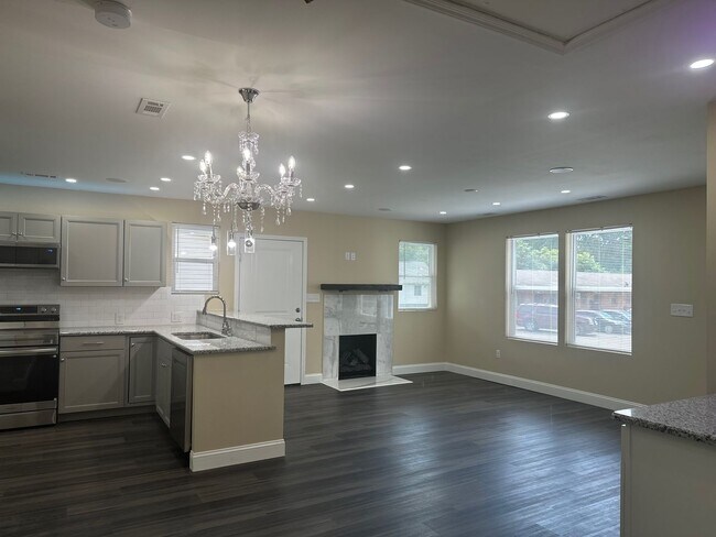 Building Photo - 415 Highland Ave