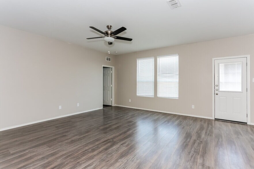 Building Photo - 1724 Gayla Creek Dr