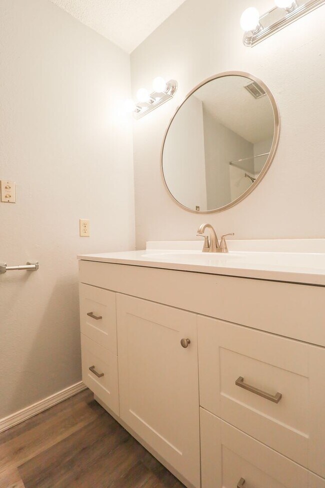 Building Photo - 3 Bed 2 Bath Sand Springs