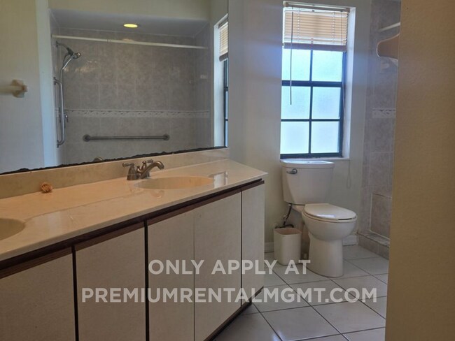 Building Photo - Beautiful 4 Bed / 2 Bath Single-Family Home with Fenced Yard & Screened Patio