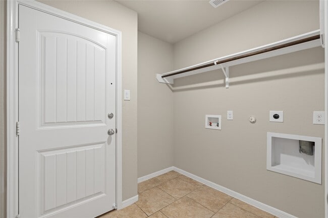 Building Photo - 3215 McDonough Way