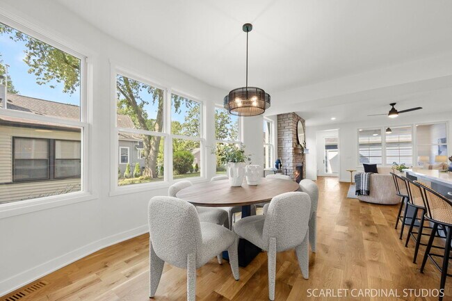 Building Photo - 715 N Brainard St