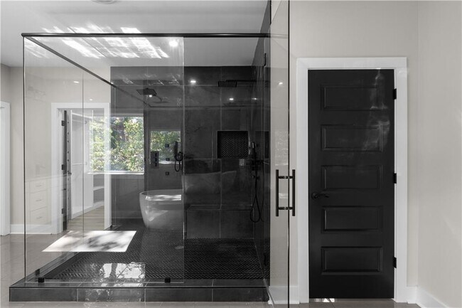 Building Photo - 1331 Diamond Ave SE