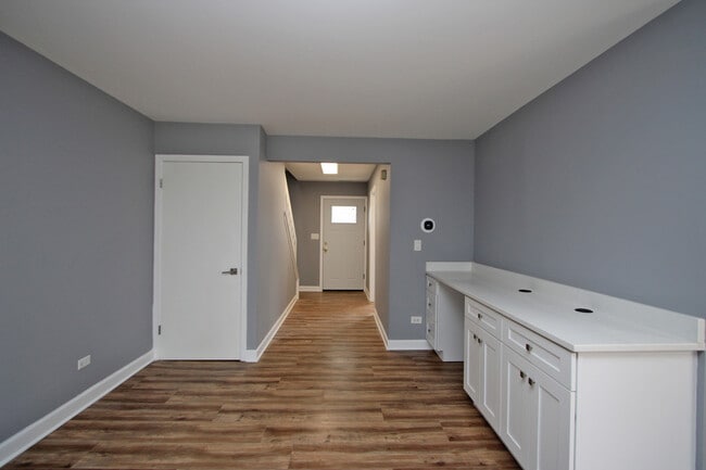 Building Photo - 652 Nantucket Way