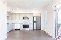 Building Photo - 843 Wilcox Ave