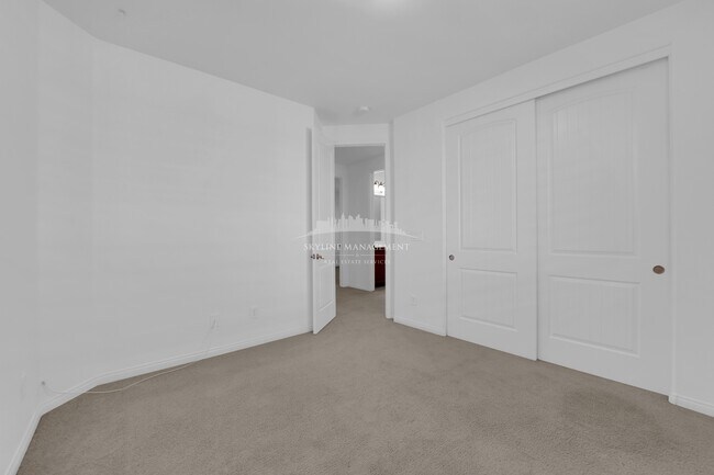 Building Photo - 8445 Cambrils Ave