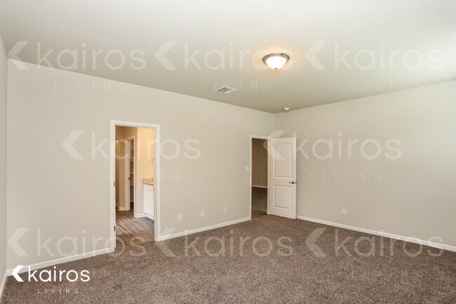 Building Photo - 6715 Tiger Pointe Dr.