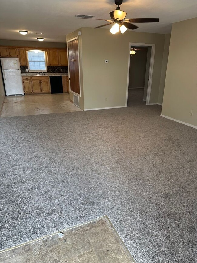 Building Photo - Sunvilla Apartments