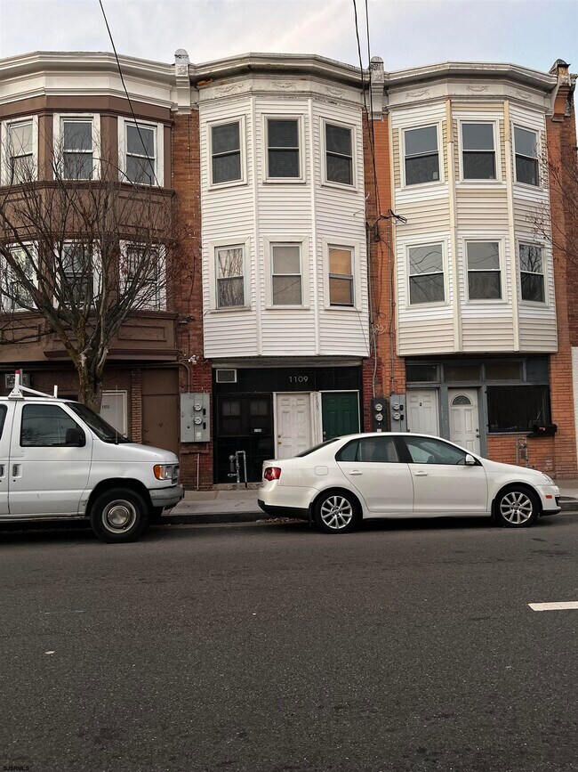 Primary Photo - 1109 Arctic Ave