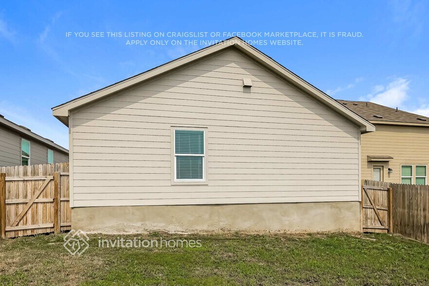 Building Photo - 128 Hollywood Dr