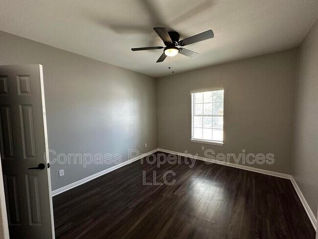 Building Photo - 1613A Bagby Ave