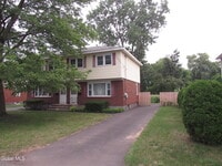 Building Photo - 34 B Commodore St