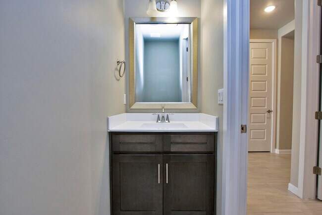 Building Photo - 729 C. Escondida