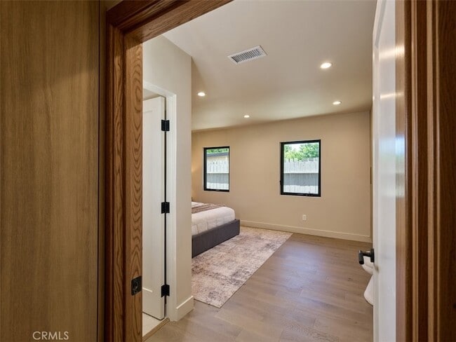 Building Photo - 4819 Genesta Ave