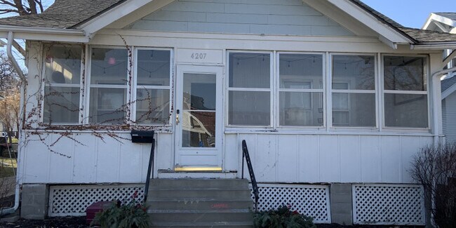 Primary Photo - 4207 Barker