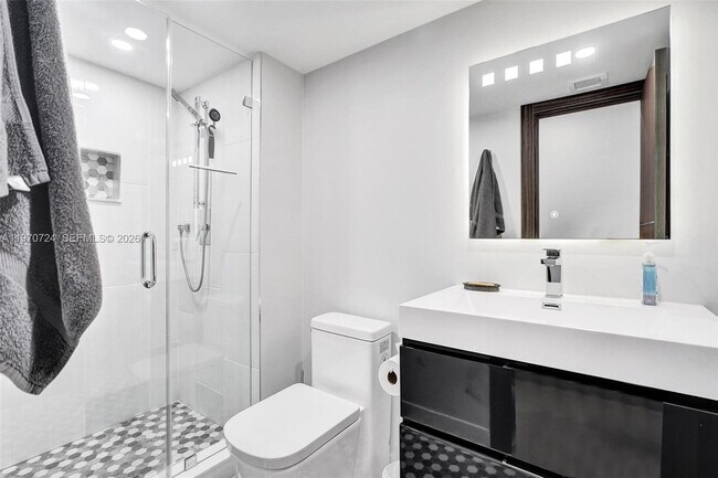 Building Photo - 3031 N Ocean Blvd