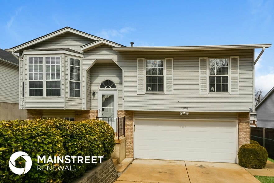 Building Photo - 3409-3405 5 Oaks Ct