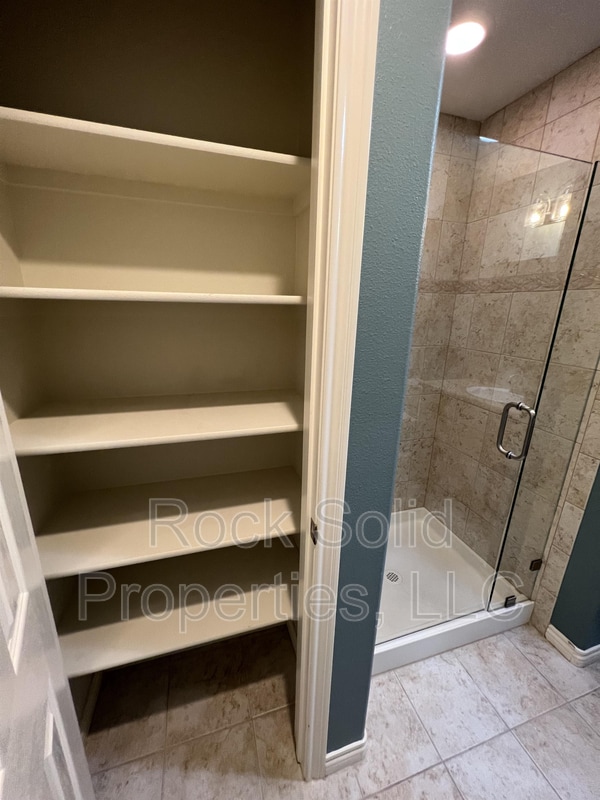 Building Photo - 6003 Crow Rd