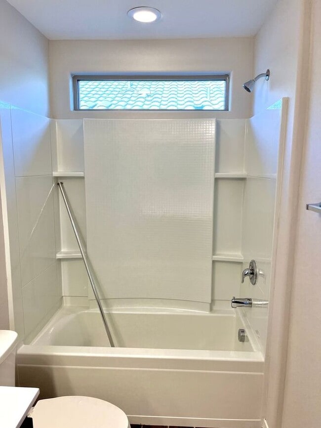 Building Photo - MOVE IN SPECIALS!! 2 Master Suites Open Ceiling Modern Home for RENT!